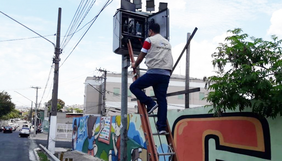 Ipem-SP verifica radar na Avenida São Miguel, região leste da capital